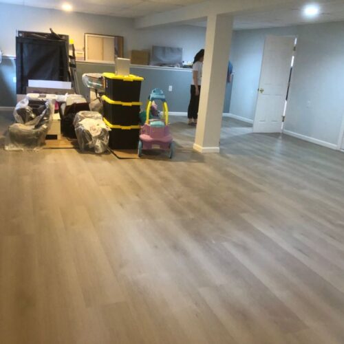 纽约地下室Vinyl安装